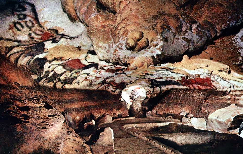 Interior das cavernas de Lascaux na França