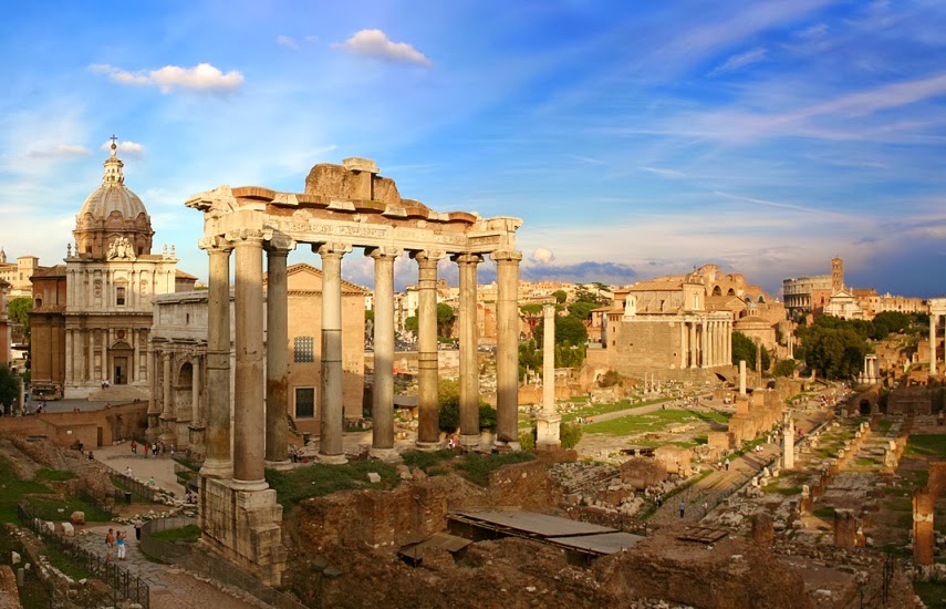 Ruínas no Fórum Romano em Roma