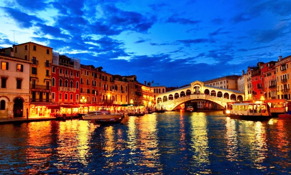 Ponte di Rialto em Veneza na Itália