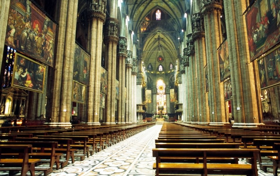 Interior da Catedral de Milão na Itália