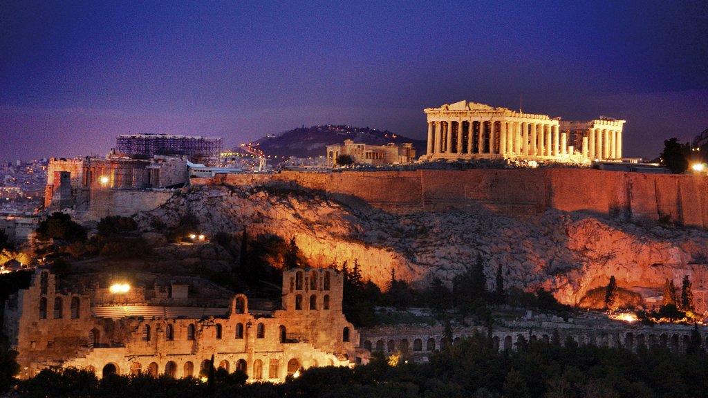 Acrópole de Atenas iluminada de noite