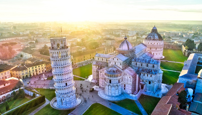 A inclinada Torre de Pisa | Itália