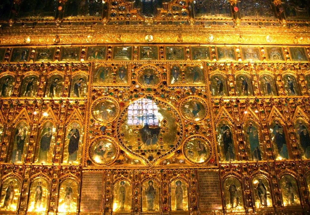 Detalhe do interior da Basílica de San Marco Pala D'Oro