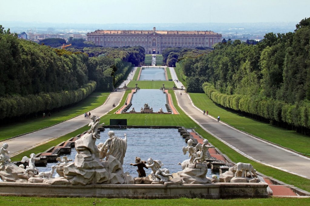 Jardim de Reggia Palácio de Caserta na Itália