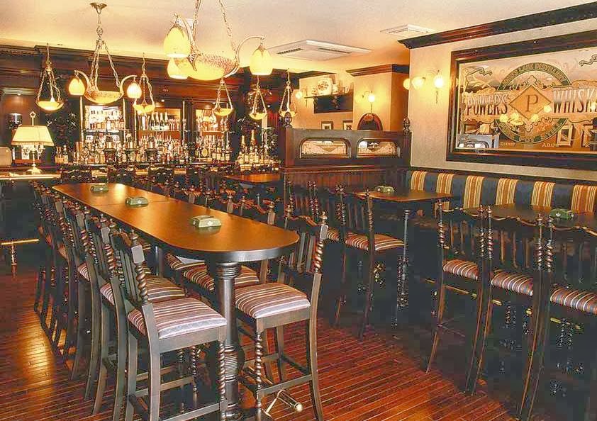 Interior do The Sherlock Holmes Pub em Londres