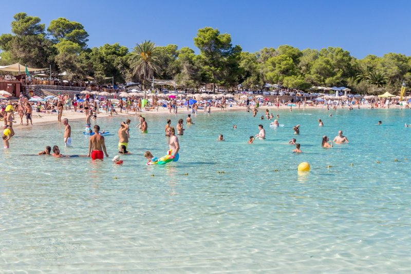 Praia Cala Bassa em Ibiza | Espanha