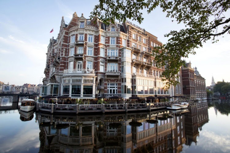 Hotel ao pé d'água na Holanda