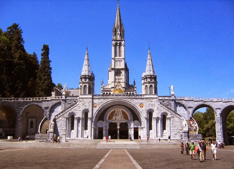 Santuário de Lourdes na França