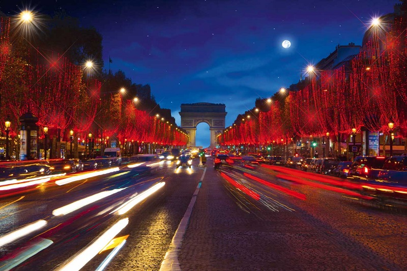 Paris é a terceira cidade mais iluminada do mundo