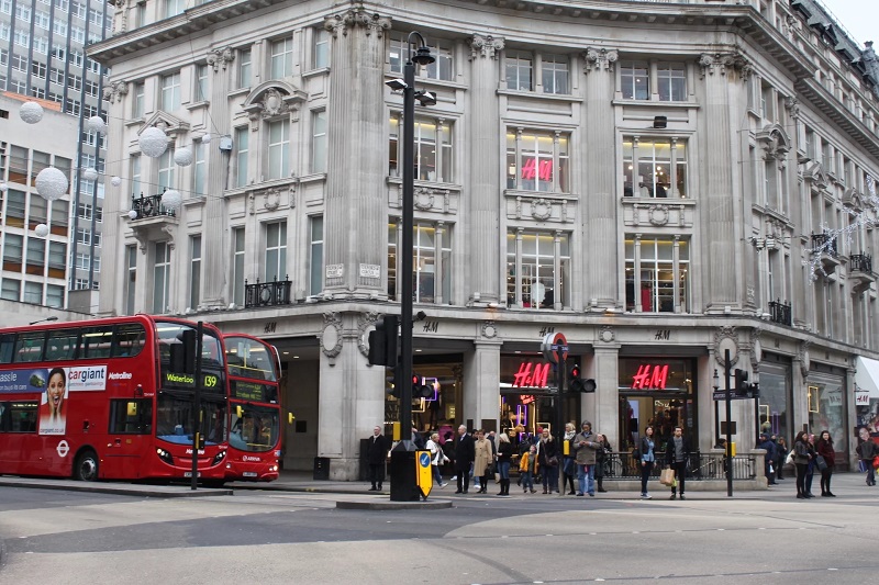 Loja H&M na Rua Oxford Street em Londres