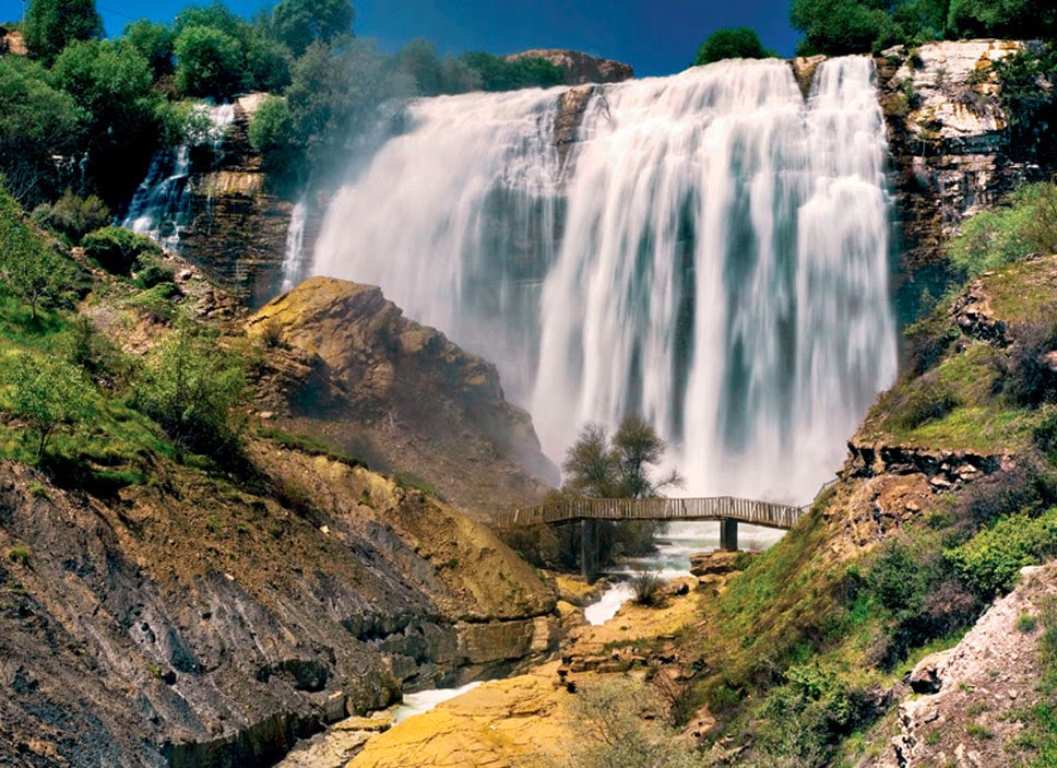 Cachoeira de Tortum na Turquia
