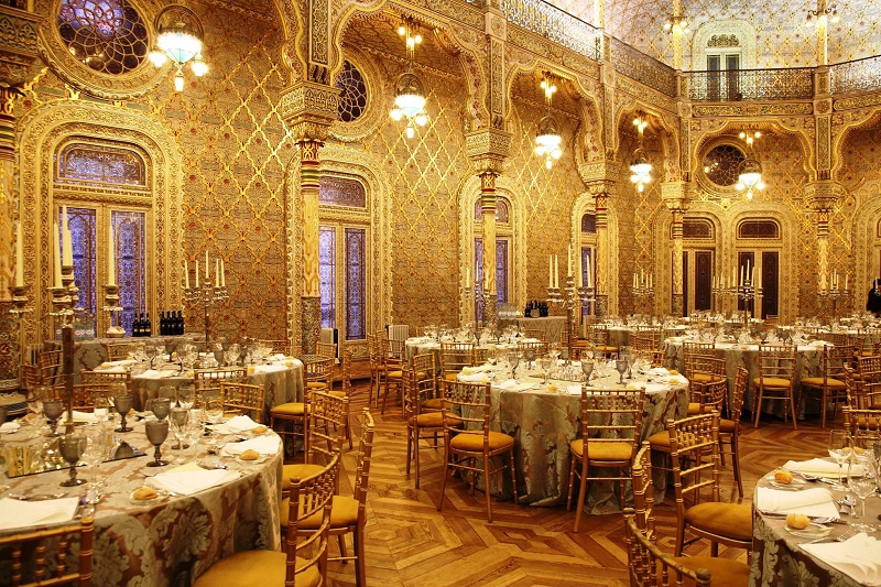 Restaurante dentro do Palácio da Bolsa em Porto