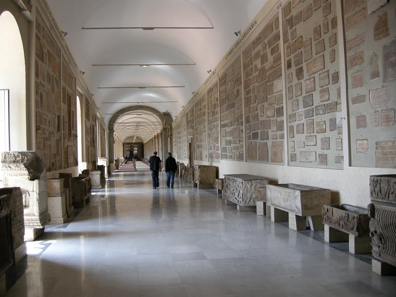 Galeria Lapidaria em Roma