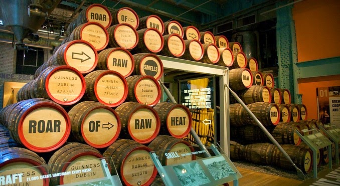 Barris no Museu da Cerveja Guinness Storehouse em Dublin