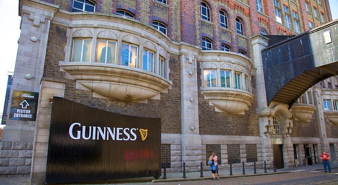 Museu da Cerveja Guinness Storehouse em Dublin