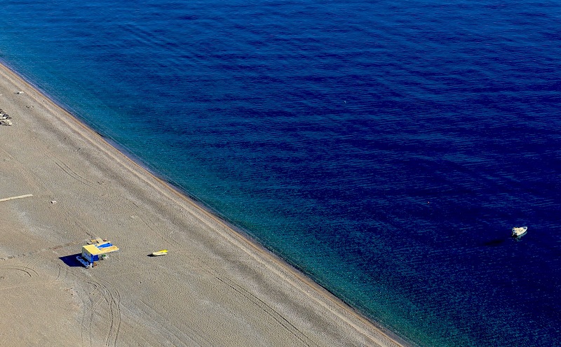 Praia Kalathos na ilha de Rodes