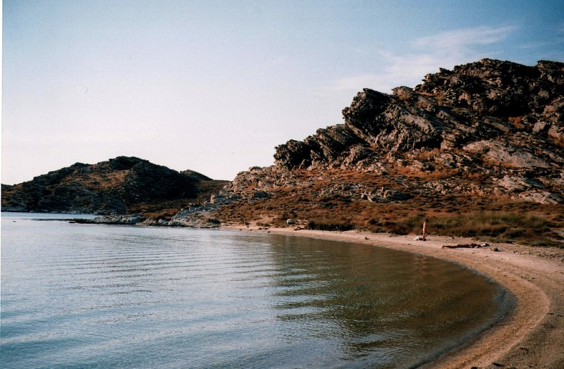 Praia Monastiri na ilha de Paros