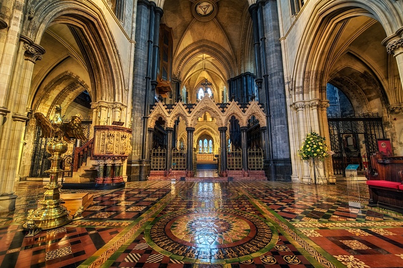 Interior da Catedral da Santíssima Trindade