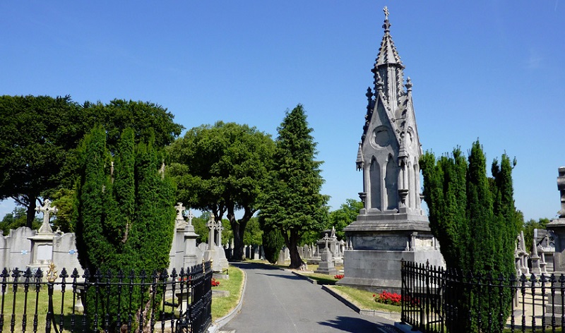 Entrada do Glasnevin Cemitério e Museu em Dublin