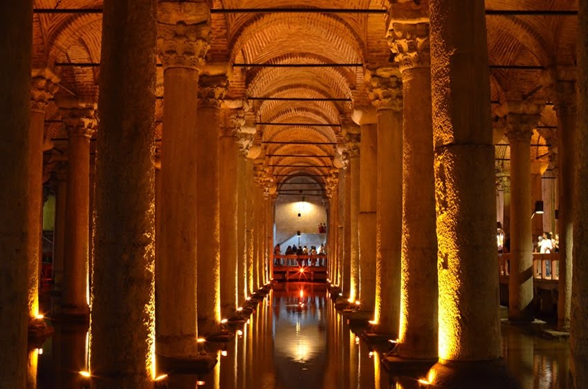 Cisterna da Basílica em Istambul na Turquia