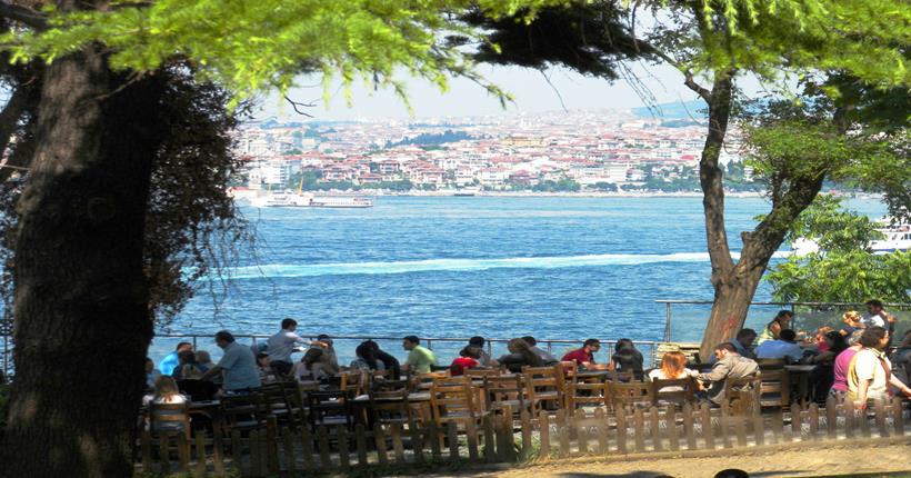 Vista para o mar do Parque Gülhane em Istambul