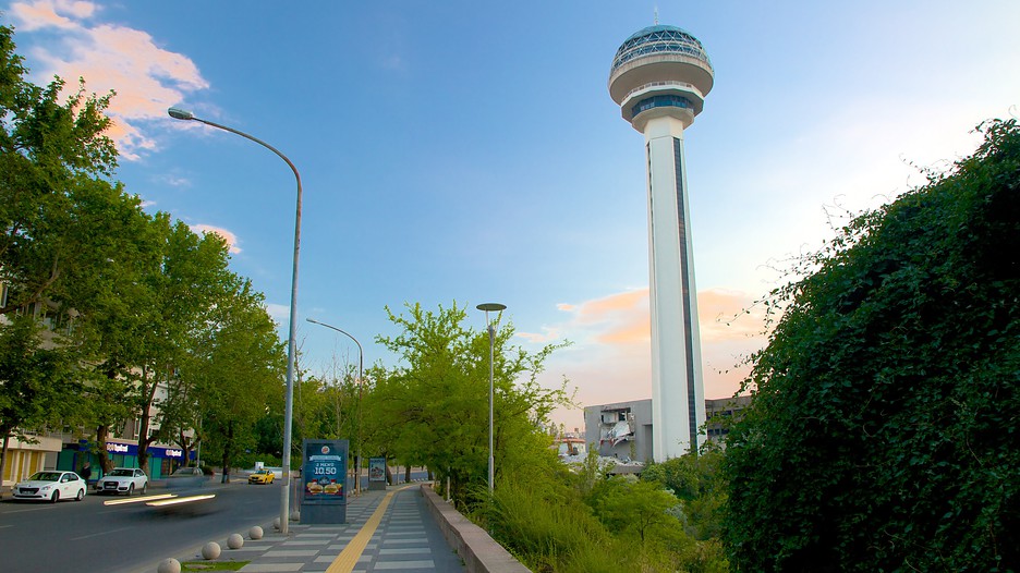 Torre Atakule em Ancara na Turquia
